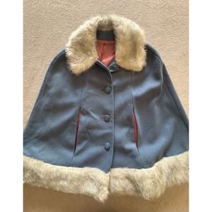 Vintage Betty Rose Blue Wool Cape Faux Fur Collar Trim Button Front Mid-Century